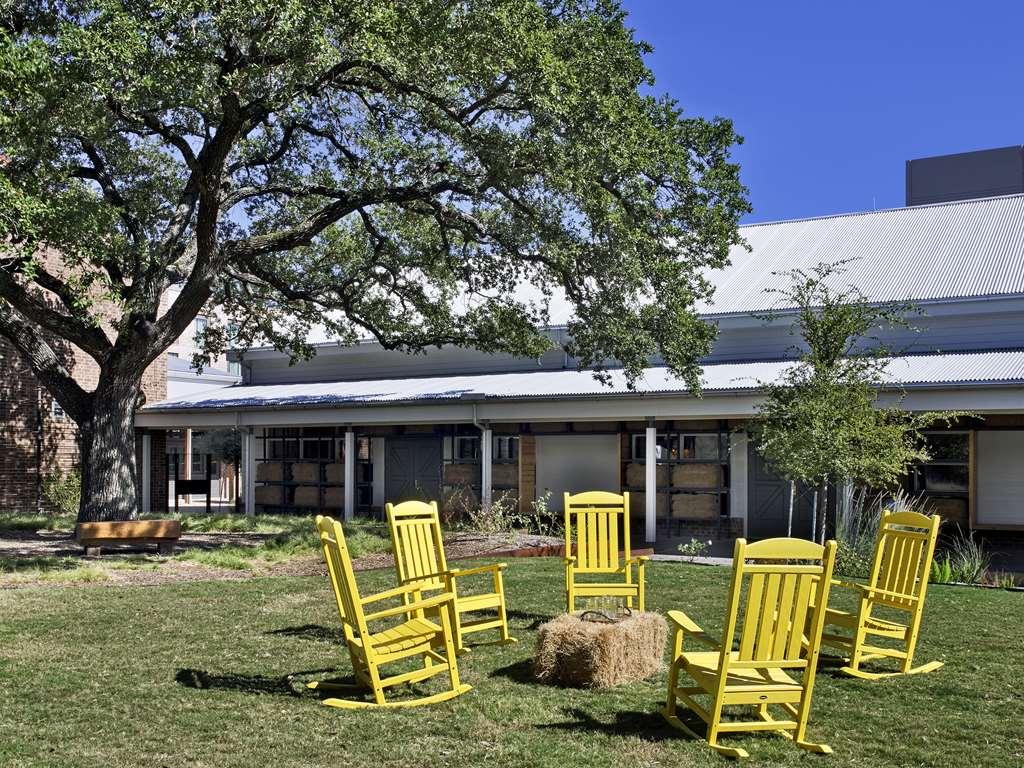 Cavalry Court, By Valencia Hotel Collection College Station Fasiliteter bilde