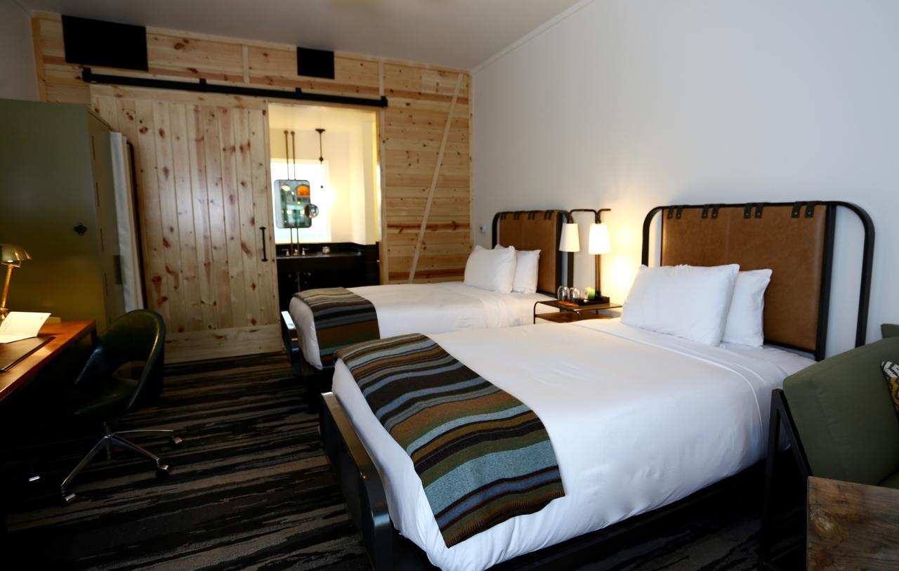 Cavalry Court, By Valencia Hotel Collection College Station Eksteriør bilde