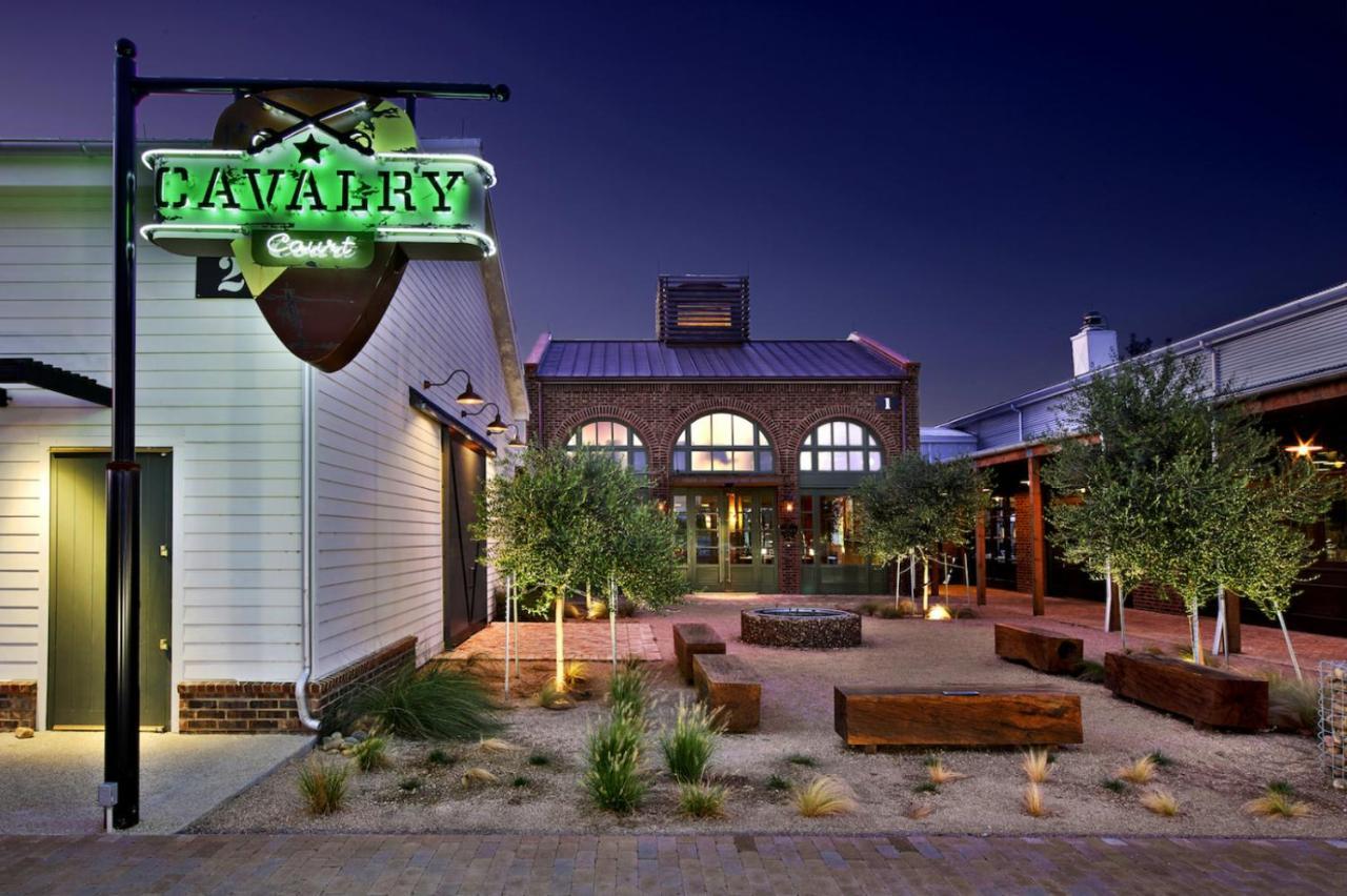 Cavalry Court, By Valencia Hotel Collection College Station Eksteriør bilde