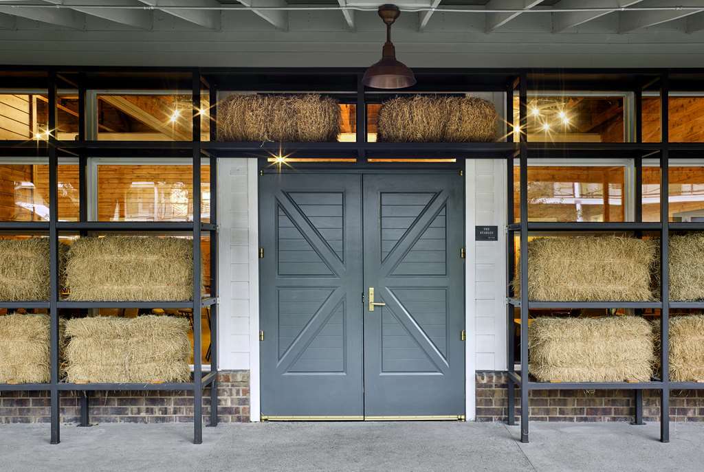 Cavalry Court, By Valencia Hotel Collection College Station Fasiliteter bilde